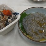 源蔵本店 - 白魚と魚の皮