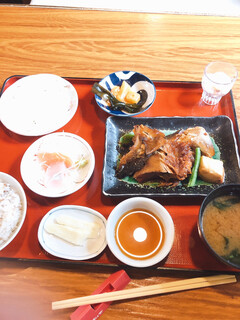 Kozakana Amochin - 日替わり定食、鯛のあら煮