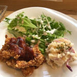 cafe こだま - チーズカツレツ、サラダ