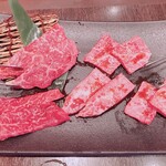 Yakiniku Taiga - 上左:しんしん
                        上右:かめのこ
                        下左:ささばら
                        下真ん中:かいのみ
                        下右:ともさんかく