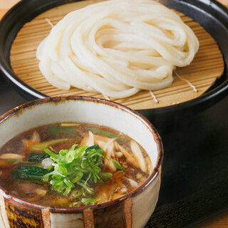 Full of carefully selected udon menus, including the famous ``meat soup udon'' ◎