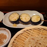 慈げん - なすの天ぷら。衣は、超薄い。