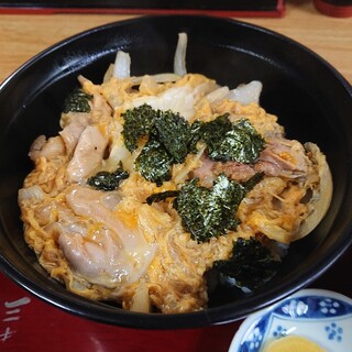 San Chuu - 今日の丼は親子丼　見た目美味しさを感じて下さい(Ｔ▽Ｔ)ノ_彡☆ばんばん！