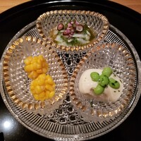 まき村 - 蛸 オクラ 若芽の酢の物　ずいき 枝豆白和え　玉蜀黍揚げ物
