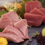 Assortment of 2 types of tuna