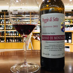 エノテカ  - あと何年か熟成させたらブルネロになるワイン。ブルネロよりも華やかで透き通ったイメージ。美味しくてぞぞっときた。