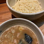 麺屋吉左右 - 味玉つけ麺＝＠1,050円（税込）