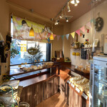 パン・プティ - パンは少なくなってましたが、美味しいパンが残っていて嬉しかった！内装可愛い。