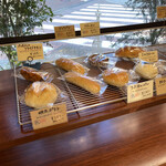 パン・プティ - パンが少なめなのは、夕方だからです。