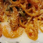 洋食屋 クローバー - 『卵を落とした鉄板ナポリタン』　