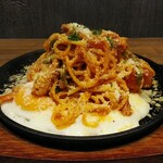 洋食屋 クローバー - 『卵を落とした鉄板ナポリタン』