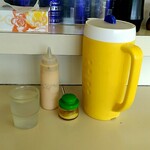 秀かつ - 特筆すべきはこの練りからし。ギンっギンに効いていて、美味しかった！