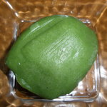 西河製菓店 - 草餅　キレイな緑色です