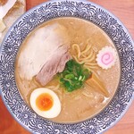 越後秘蔵麺 無尽蔵 - 豚骨翔らーめん　550円