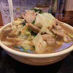 一発ラーメン はしご屋 - ファイト一発大盛り、ニンニク増し、極太麺かため濃いめ