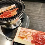 焼肉 蔵 - 炙り三元豚と炙りカルビ
