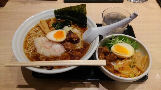 花鳥 風月 海老 ワンタン 麺