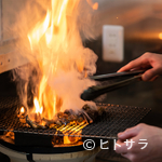 Motsunabe Yasaka - 美味しく仕上げるために、炭火焼には高級備長炭を使用