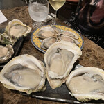 銀座で生牡蠣が美味しい専門店 牡蠣Bar - 