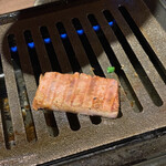 黒毛和牛焼肉 白か黒 - 