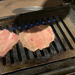 黒毛和牛焼肉 白か黒 - 