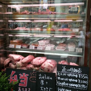 Only available at a direct butcher shop◎Enjoy high-quality certified Omi beef at a reasonable price