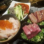 Tukisima Yakiniku Gyu Tan Dokoro Utuki - 手前左から …… ハツ刺し、ミノ刺し、レバテキ、センマイ刺し、