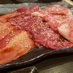 Tukisima Yakiniku Gyu Tan Dokoro Utuki - タレ盛り合わせ　タン、ハラミ、リブロース