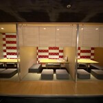 京都石塀小路豆ちゃ - 掘りごたつの半個室席
