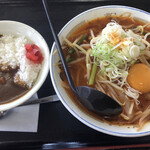 Yamada Udon - 麻辣ラーメン　630円　生玉子 70円 ミニカレー　250円