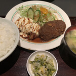 三潴屋 - 日替わり定食(ハンバーグ、白身魚フライ)
