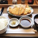 Yayoi Ken - ロースとんかつとエビフライの定食
