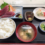 Aya - 刺身定食　@800