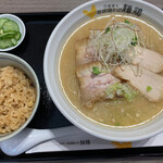 日南育ち 地頭鶏そば 麺鶏 - 地頭鶏そば濃味（白湯）鯛めし