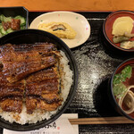 炭火焼うなぎ 東山物産 - うな丼・中　2480円