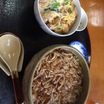 Teuchi Soba Kappou Utaya - 温かいそば(香の物つき)＆B親子丼セット