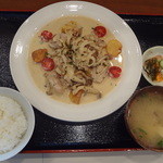 あらえびす - 6月15日　夜メニューの若鶏モモ肉とシメジのクリーム煮　粒マスタードソースセット　1300円