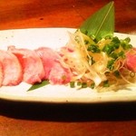 豚小家 - たん刺し