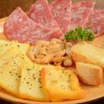 アイリッシュ パブ ランガーズ - 