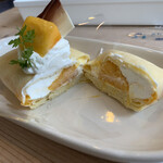 ラッキィズ　カフェ - どこを切っても完熟マンゴーが顔をだします