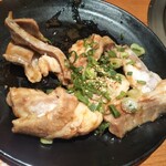 焼肉特急 - 和牛トロホルモン
            （んー、メニューの写真と違いすぎる気が…）