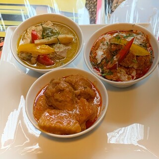 具材がゴロゴロ♪本場のタイカレー