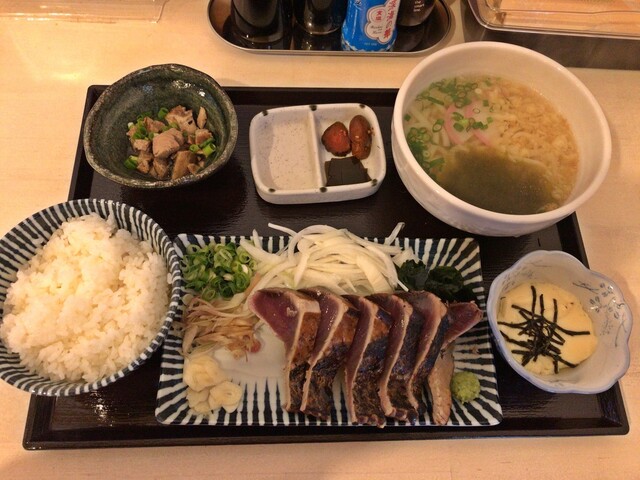 土佐かつお丸 三次店 三良坂 魚介料理 海鮮料理 食べログ