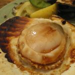 かき小屋 - 帆立も身が厚い