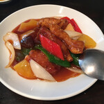 味香亭 - 料理写真:酢豚！パイナップルが入った昔ながらのタイプ