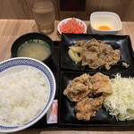 Yoshinoya - 牛皿・唐揚げ定食と生玉子（税込806円）クーポン使用