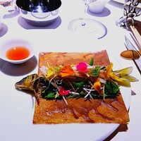 レフェルヴェソンス - ザ・レフェルベソンス。苦味・甘味・酸味。歯触りも、フワッと、モチッと、カリッと。来年、また頂けるなら、1年頑張って生きていたくなる、大好きすぎる一品。