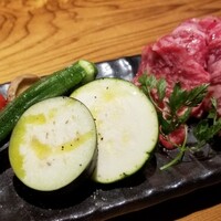 吉祥寺 三うら - 肉、美味しかったな♪
                    野菜は肉を焼いたあとの油を利用して焼く