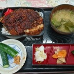 松美食堂 - かつ重¥850 