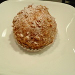 アテスウェイ - シュークリーム。いがいがの珍しい外見。